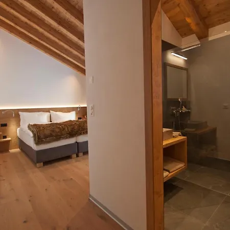 Alpine Colosseo Aparthotel Zermatt