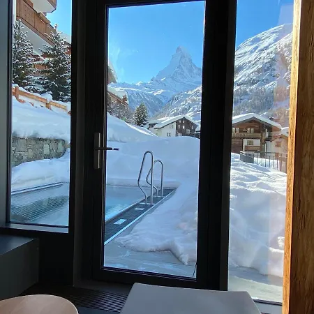 Alpine Colosseo Aparthotel Zermatt