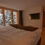 Alpine Colosseo Апарт-готель Церматт