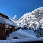 Alpine Colosseo شقة فندقية *