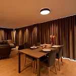 Alpine Colosseo Апарт-готель Церматт