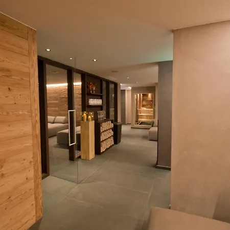 Alpine Colosseo Aparthotel