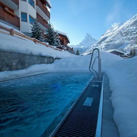 Alpine Colosseo Апарт-готель Церматт