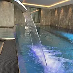 Alpine Colosseo Apart Otel *
