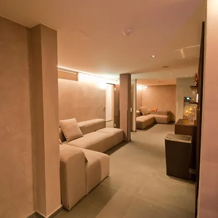 Apartahotel Alpine Colosseo