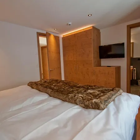Alpine Colosseo Apartahotel Zermatt