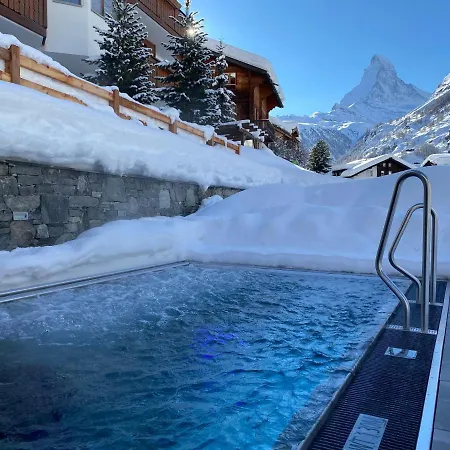 Alpine Colosseo Apartahotel Zermatt