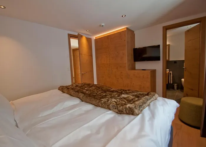 Alpine Colosseo Apart Otel Zermatt