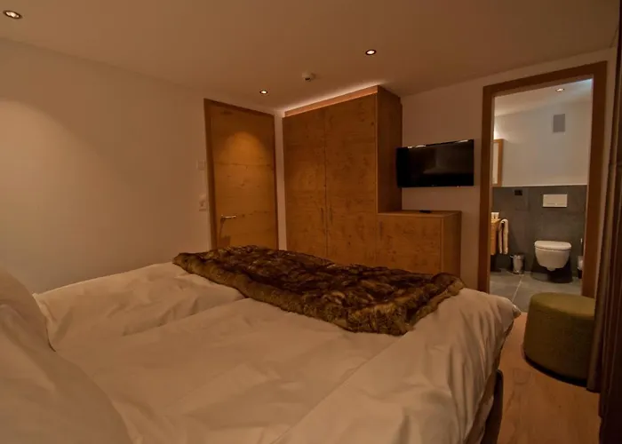 Alpine Colosseo Apart Otel *